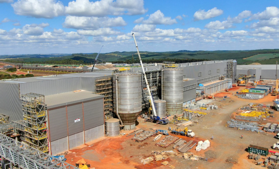 Klabin anuncia investimento adicional de R$ 2,6 bilhões no Paraná
. Foto:Rafael Chuí