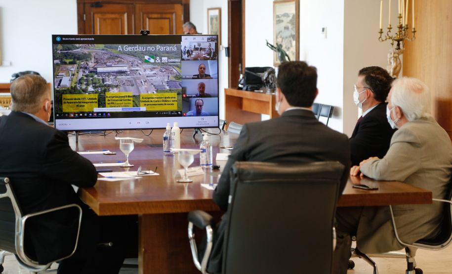 GERDAU - Governador Carlos Massa Ratinho Junior durante reunião com a Gerdau. Na foto, secretário da Justiça, Família e Trabalho, Ney Leprevost - Curitiba, 04/05/2021 - Foto: Jonathan Campos/AEN