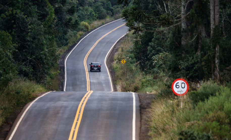 O governador Carlos Massa Ratinho Junior entregou nesta quinta-feira (06) as obras de pavimentação e recape asfáltico da Rodovia Municipal João Maria de Jesus, em Turvo, na Região Central do Paraná.Foto: Jonathan Campos/AEN