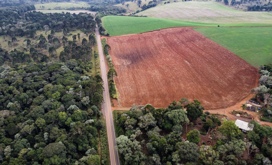 O governador Carlos Massa Ratinho Junior entregou nesta quinta-feira (06) as obras de pavimentação e recape asfáltico da Rodovia Municipal João Maria de Jesus, em Turvo, na Região Central do Paraná.Foto: Jonathan Campos/AEN