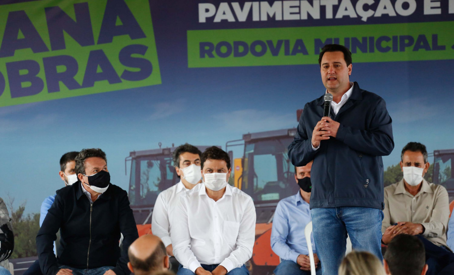 O governador Carlos Massa Ratinho Junior entregou nesta quinta-feira (06) as obras de pavimentação e recape asfáltico da Rodovia Municipal João Maria de Jesus, em Turvo, na Região Central do Paraná.Foto: Jonathan Campos/AEN