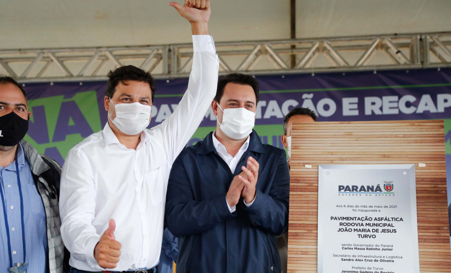 O governador Carlos Massa Ratinho Junior entregou nesta quinta-feira (06) as obras de pavimentação e recape asfáltico da Rodovia Municipal João Maria de Jesus, em Turvo, na Região Central do Paraná.Foto: Jonathan Campos/AEN