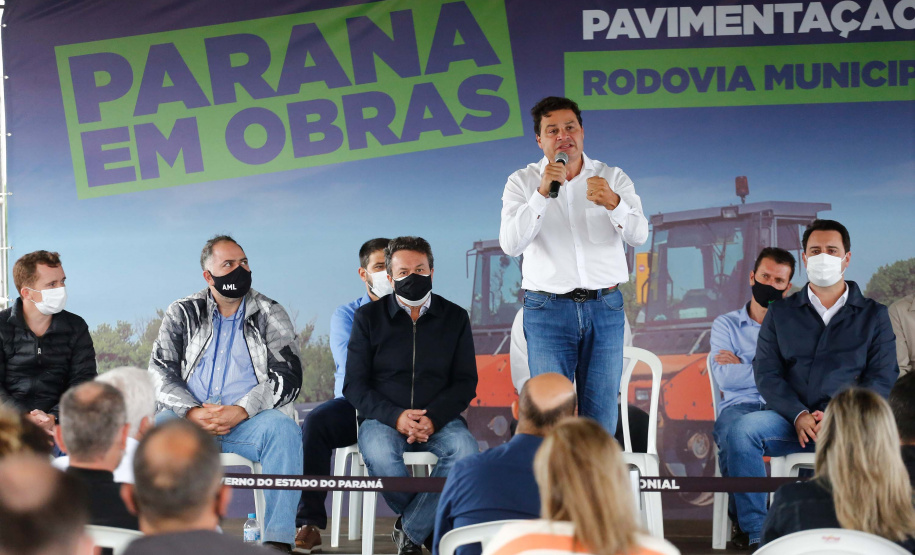 O governador Carlos Massa Ratinho Junior entregou nesta quinta-feira (06) as obras de pavimentação e recape asfáltico da Rodovia Municipal João Maria de Jesus, em Turvo, na Região Central do Paraná.Foto: Jonathan Campos/AEN