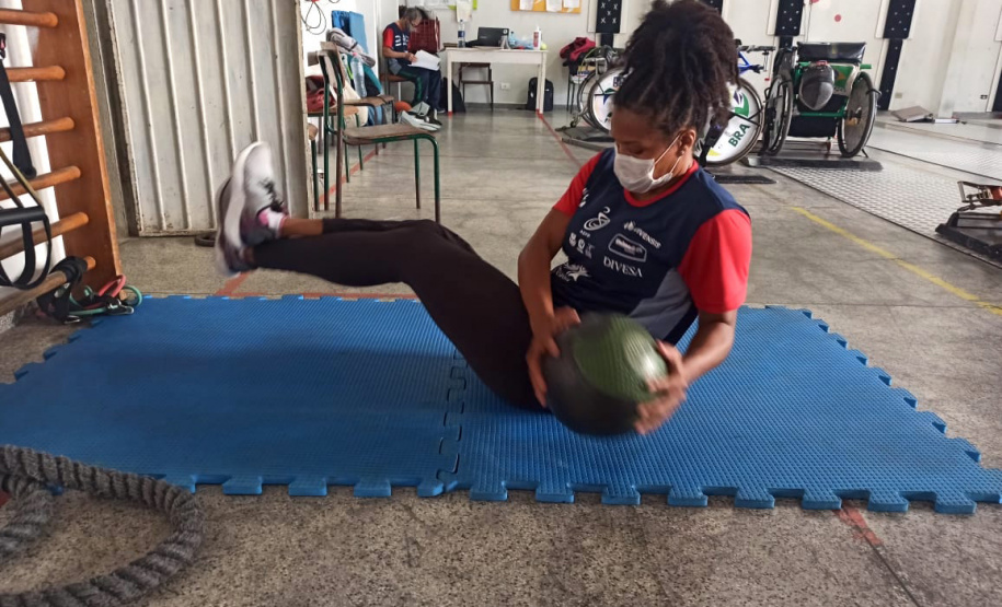 Equipe paranaense de esgrima em cadeira de rodas é referência nacional - Foto: ADFP.