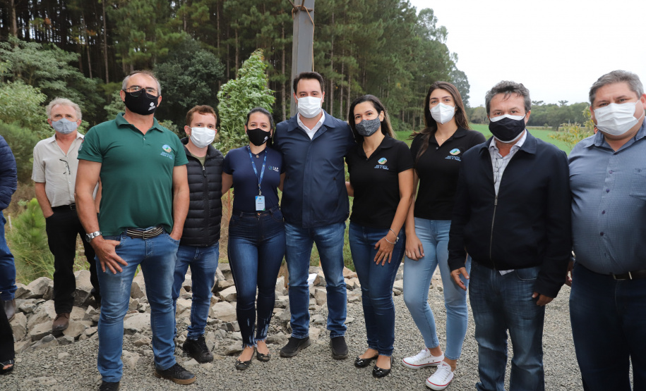 PRC239 Pitanga O governador Carlos Massa Ratinho Junior visita nesta quinta-feira (6) as obras da PRC-239, entre Pitanga e Mato Rico, no Centro do Estado. O Governo do Paraná está investindo quase R$ 90 milhões na implantação de 43 quilômetros de asfalto. 06/05/2021 - Foto: Geraldo Bubniak/AEN