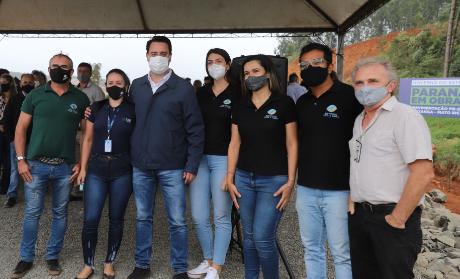 PRC239 Pitanga O governador Carlos Massa Ratinho Junior visita nesta quinta-feira (6) as obras da PRC-239, entre Pitanga e Mato Rico, no Centro do Estado. O Governo do Paraná está investindo quase R$ 90 milhões na implantação de 43 quilômetros de asfalto. 06/05/2021 - Foto: Geraldo Bubniak/AEN