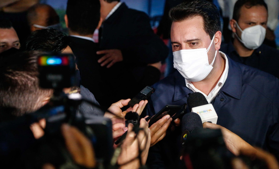 Um dos principais segmentos econômicos de Iretama, o turismo regional ganhou um importante impulso nesta quinta-feira (6). O governador Carlos Massa Ratinho Junior inaugurou a obra de recuperação asfáltica de um trecho de 3 quilômetros da PR-462, batizada recentemente de Estrada Municipal Bernardo Ribas Carli, em homenagem ao deputado estadual morto em um desastre aéreo em 2018.Foto: Jonathan Campos/AEN