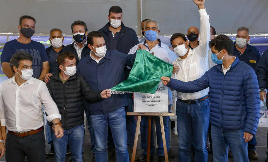 O governador Carlos Massa Ratinho Junior inaugura nesta quinta-feira (6) as obras de pavimentação asfáltica da Estrada Municipal do Distrito Águas de Jurema, em Iretama, no Centro do Estado. São 3 quilômetros entre a PR-462 e ponte dois do Rio Formoso. O investimento é de R$ 1,7 milhão
Foto Gilson Abreu/AEN