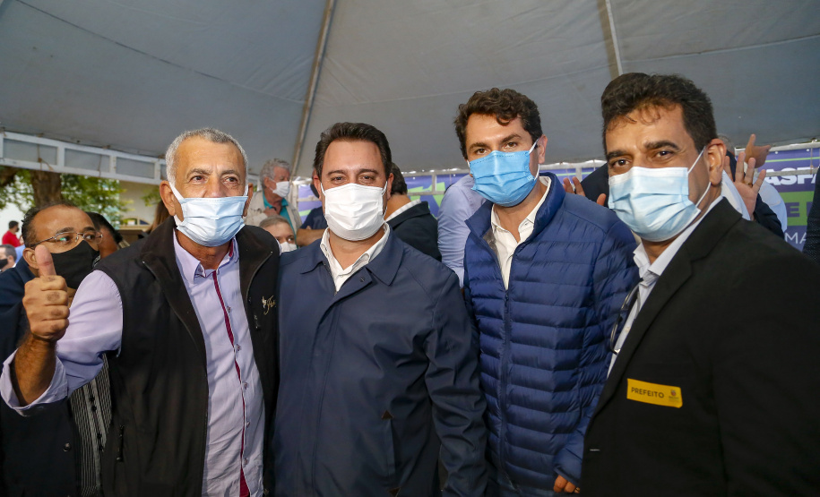 O governador Carlos Massa Ratinho Junior inaugura nesta quinta-feira (6) as obras de pavimentação asfáltica da Estrada Municipal do Distrito Águas de Jurema, em Iretama, no Centro do Estado. São 3 quilômetros entre a PR-462 e ponte dois do Rio Formoso. O investimento é de R$ 1,7 milhão
Foto Gilson Abreu/AEN