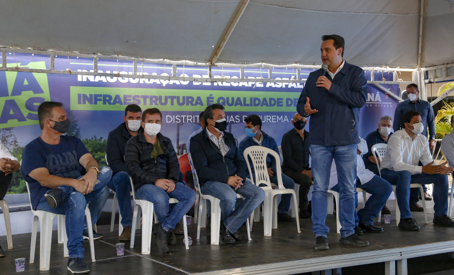 O governador Carlos Massa Ratinho Junior inaugura nesta quinta-feira (6) as obras de pavimentação asfáltica da Estrada Municipal do Distrito Águas de Jurema, em Iretama, no Centro do Estado. São 3 quilômetros entre a PR-462 e ponte dois do Rio Formoso. O investimento é de R$ 1,7 milhão
Foto Gilson Abreu/AEN