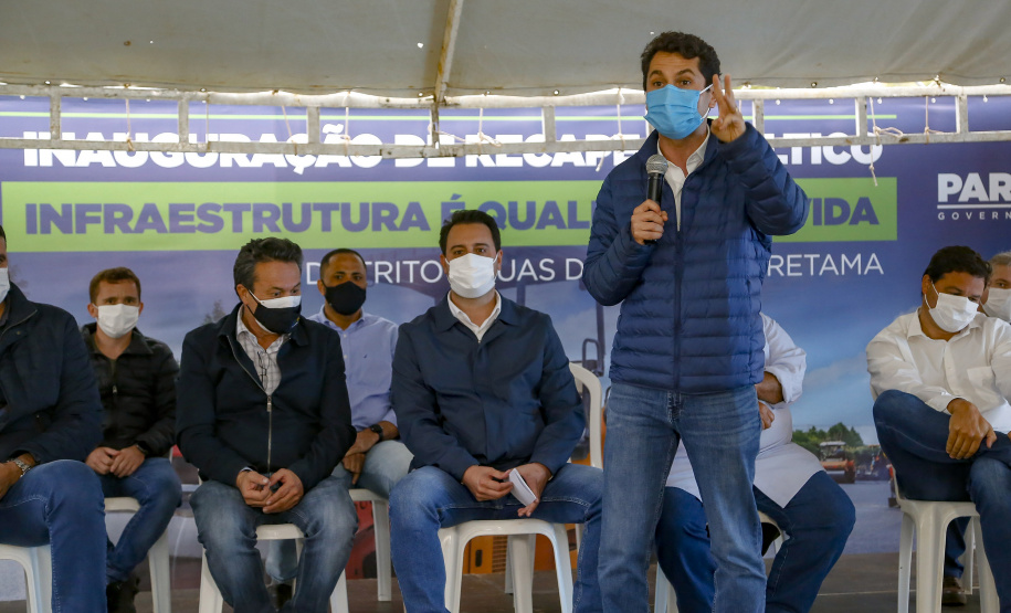 O governador Carlos Massa Ratinho Junior inaugura nesta quinta-feira (6) as obras de pavimentação asfáltica da Estrada Municipal do Distrito Águas de Jurema, em Iretama, no Centro do Estado. São 3 quilômetros entre a PR-462 e ponte dois do Rio Formoso. O investimento é de R$ 1,7 milhão
Foto Gilson Abreu/AEN