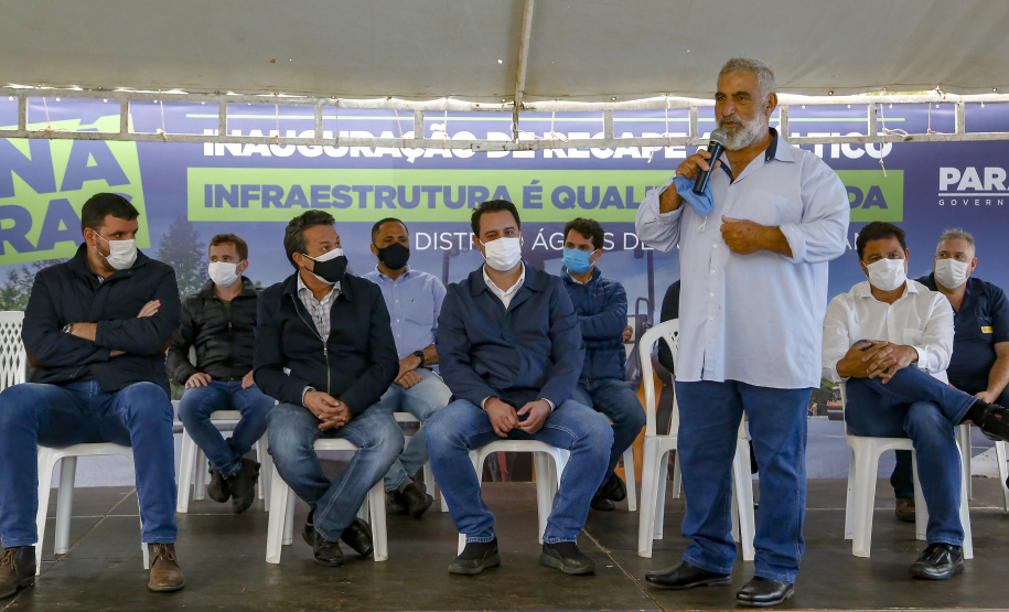 O governador Carlos Massa Ratinho Junior inaugura nesta quinta-feira (6) as obras de pavimentação asfáltica da Estrada Municipal do Distrito Águas de Jurema, em Iretama, no Centro do Estado. São 3 quilômetros entre a PR-462 e ponte dois do Rio Formoso. O investimento é de R$ 1,7 milhão
Foto Gilson Abreu/AEN