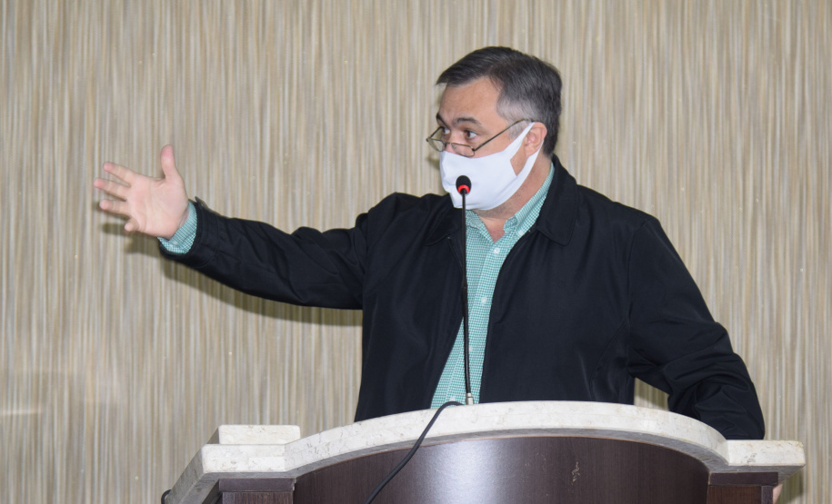 A implantação da unidade do Samu Regional em Guarapuava foi apresentada pelo secretário de Estado da Saúde, Beto Preto, nesta sexta-feira (7). Em audiência pública na Câmara Municipal de Guarapuava, prefeitos e vereadores, secretários municipais de Saúde e deputados ressaltaram a importância de uma unidade para o atendimento da 5ª Regional de Saúde. - Foto: Américo Antonio/SESA