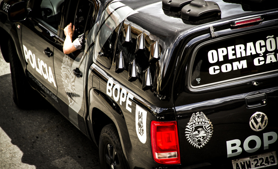 A eficácia dos serviços executados pela Companhia de Operações com Cães (COC) do Batalhão de Operações Especiais (BOPE) da Polícia Militar do Paraná (PMPR) elevou os números de apreensões de drogas e armas de fogos nos últimos 16 meses