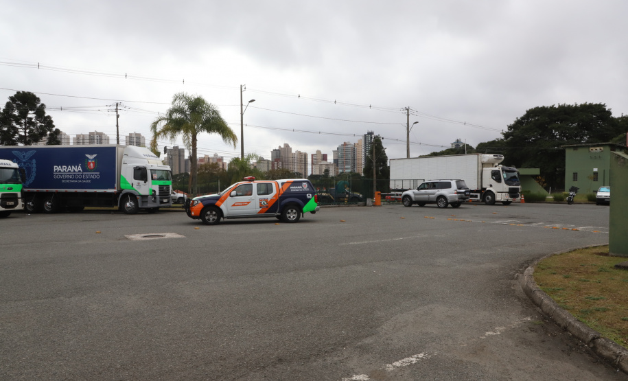 O Paraná recebeu neste sábado (08) mais 57.800 doses da vacina contra a Covid-19. O imunizante é o CoronaVac, produzido em parceria pela farmacêutica chinesa Sinovac e o Instituto Butantan, de São Paulo.  Foto:Ari Dias/AEN