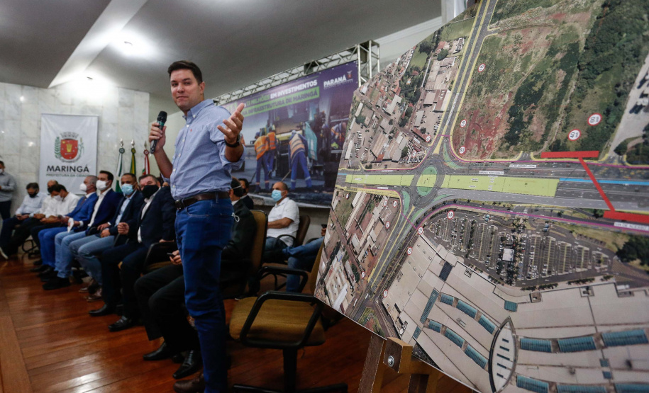 Maringá está em festa. A mais populosa cidade da Região Noroeste, com cerca de 430 mil habitantes, completou 74 anos nesta segunda-feira (10). Para celebrar, o Governo do Estado entregou dois presentes. São convênios assinados pelo governador Carlos Massa Ratinho Junior para obras de infraestrutura no município.
Foto: Jonathan Campos/AEN