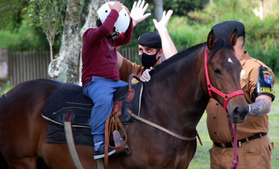 O Centro de Equoterapia do Regimento de Polícia Montada (RPMon) da Polícia Militar completa, nesta segunda-feira (10/05), 30 anos de atendimento para o desenvolvimento biopsicossocial de pessoas com necessidades especiais