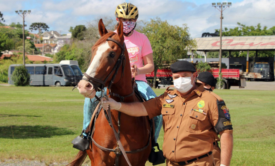 O Centro de Equoterapia do Regimento de Polícia Montada (RPMon) da Polícia Militar completa, nesta segunda-feira (10/05), 30 anos de atendimento para o desenvolvimento biopsicossocial de pessoas com necessidades especiais