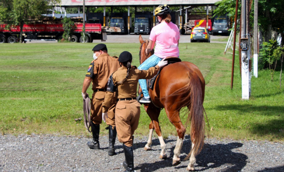 O Centro de Equoterapia do Regimento de Polícia Montada (RPMon) da Polícia Militar completa, nesta segunda-feira (10/05), 30 anos de atendimento para o desenvolvimento biopsicossocial de pessoas com necessidades especiais