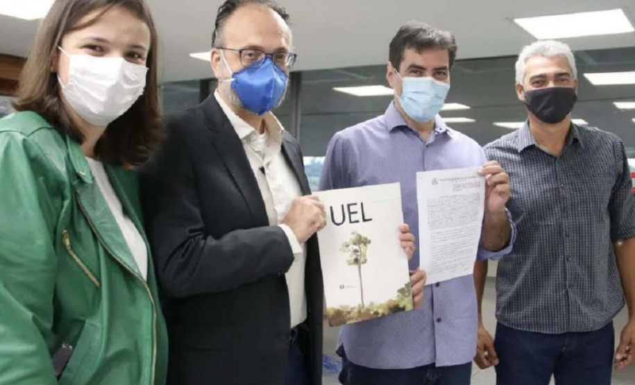 Prefeitura e UEL formalizam parceria para a qualificação de professores. Foto:UEL