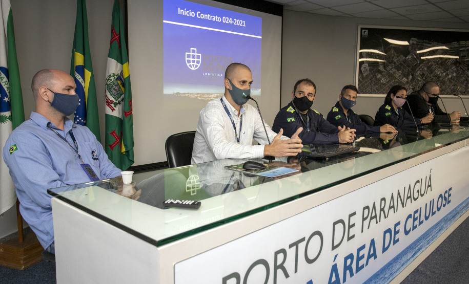 Destaque nacional em gestão portuária e eficiência, os Portos do Paraná querem ser referência, também, em saúde e segurança do trabalho. Por isso, a empresa pública firmou um contrato exclusivo para ações de combate aos acidentes de trabalho. - Paranaguá, 10/05/2021 - Foto: Claudio Neves/Portos do Paraná