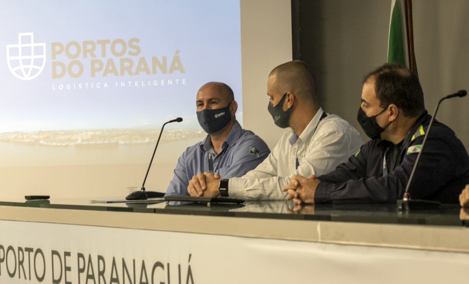 Destaque nacional em gestão portuária e eficiência, os Portos do Paraná querem ser referência, também, em saúde e segurança do trabalho. Por isso, a empresa pública firmou um contrato exclusivo para ações de combate aos acidentes de trabalho. - Paranaguá, 10/05/2021 - Foto: Claudio Neves/Portos do Paraná
