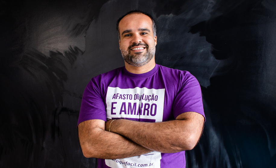 Outro exemplo de empresa que cresceu no boom de digitalização de processos é a Aftersale, criada para automatizar o atendimento pós-vendas no comércio virtual como trocas, devoluções e rastreio de pedidos feitos por e-commerce, retendo e fidelizando clientes. Na foto, o CEO da empresa, Leo Frade. - Curitiba, 10/05/2021 - Foto: Divulgação