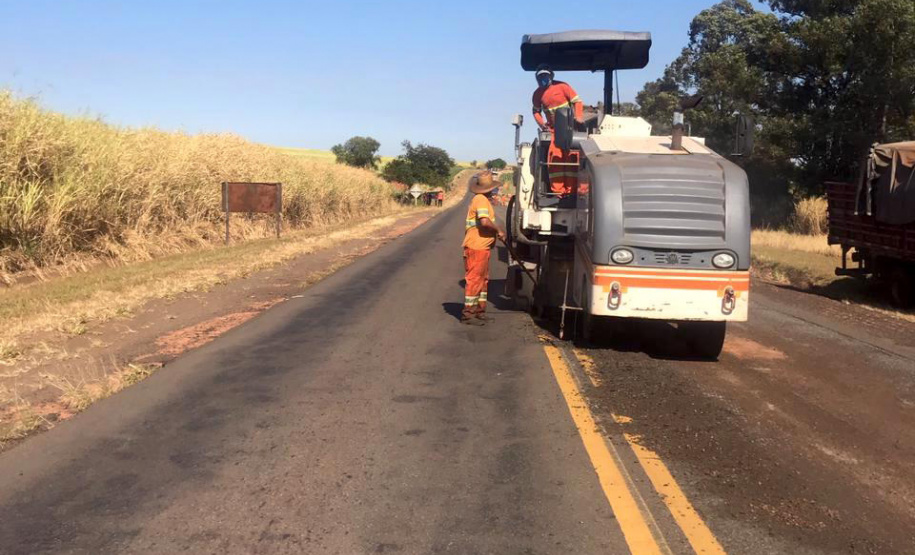O Governo do Estado iniciou nesta segunda-feira (10) as obras de conservação da PR-463, rodovia que faz a ligação do Noroeste paranaense com o Interior de São Paulo