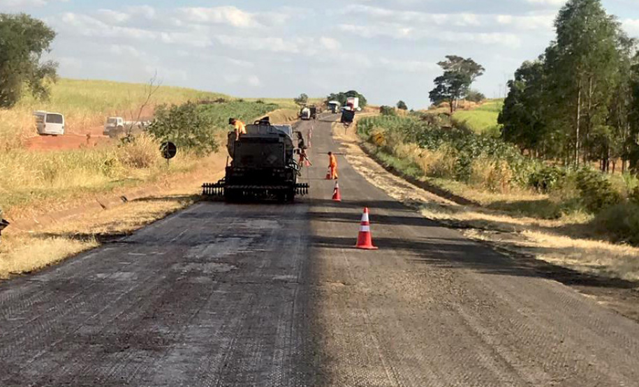 O Governo do Estado iniciou nesta segunda-feira (10) as obras de conservação da PR-463, rodovia que faz a ligação do Noroeste paranaense com o Interior de São Paulo