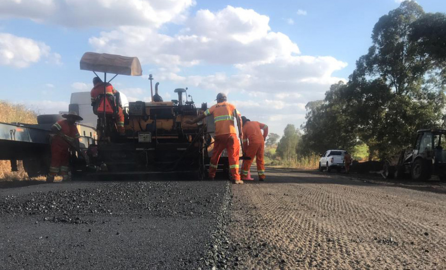 O Governo do Estado iniciou nesta segunda-feira (10) as obras de conservação da PR-463, rodovia que faz a ligação do Noroeste paranaense com o Interior de São Paulo