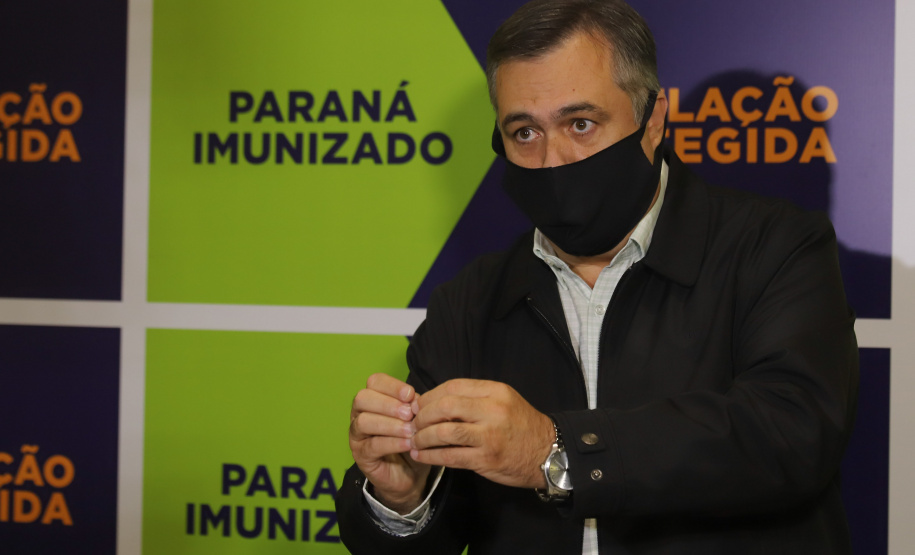 Vacina Pfizer 2 Segundo lote com 67.860 doses da vacina Pfizer/Comirnaty/BioNtech chega no Centro de Medicamentos do Paraná (Cemepar), em Curitiba, na noite desta segunda-feira (10). Foto: Geraldo Bubniak/AEN