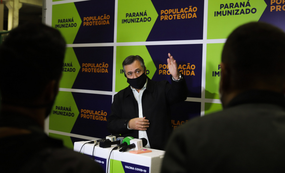 Vacina Pfizer 2 Segundo lote com 67.860 doses da vacina Pfizer/Comirnaty/BioNtech chega no Centro de Medicamentos do Paraná (Cemepar), em Curitiba, na noite desta segunda-feira (10). Foto: Geraldo Bubniak/AEN