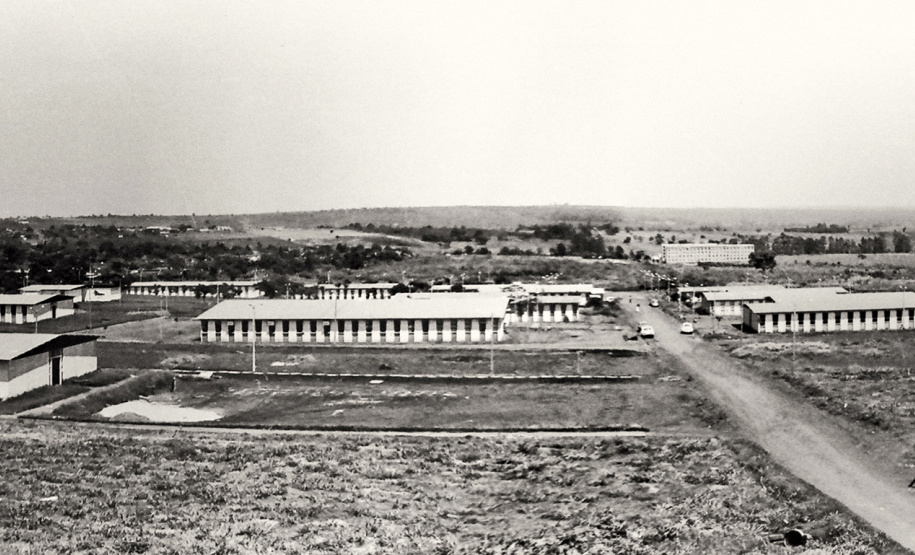 Nesta data (11), a Universidade Estadual de Maringá (UEM) completa 45 anos de reconhecimento, dado por meio do Decreto Federal 77.583 de 11 de maio de 1976. Outras datas importantes são: 6 de novembro de 1969, quando a Lei Estadual 6.034 criou a universidade, que está com 51 anos e meio de uma grande história; e 28 de janeiro de 1970, momento em que a fundação de direito público da UEM foi criada pelo Decreto Estadual 18.109.  -  Foto: UEM