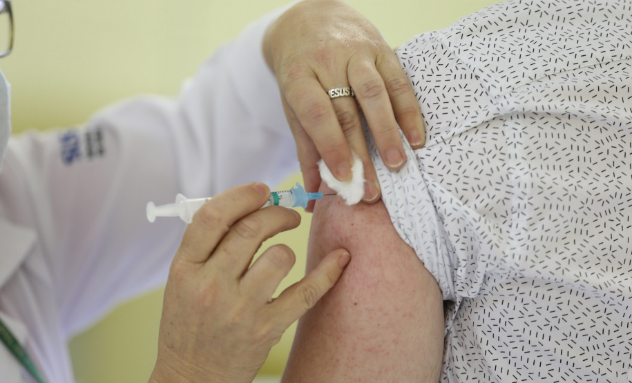 Vacinacao Pinhais Foto: Geraldo Bubniak/AEN