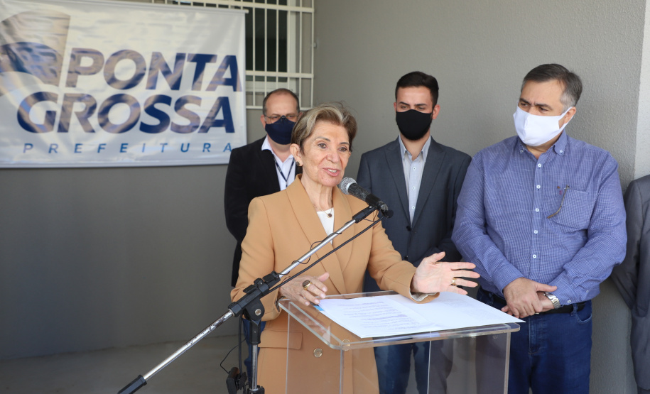 O Governo do Estado inaugurou uma nova Unidade Básica de Saúde (UBS) no município de Ponta Grossa nesta terça-feira (11). A obra possui um investimento de R$ 750 mil de repasse estadual. O secretário de Estado da Saúde, Beto Preto, esteve presente na inauguração e falou sobre a importância desta obra para a população.  -  Ponta Grossa, 11/05/2021  -  Foto: Ari Dias/AEN