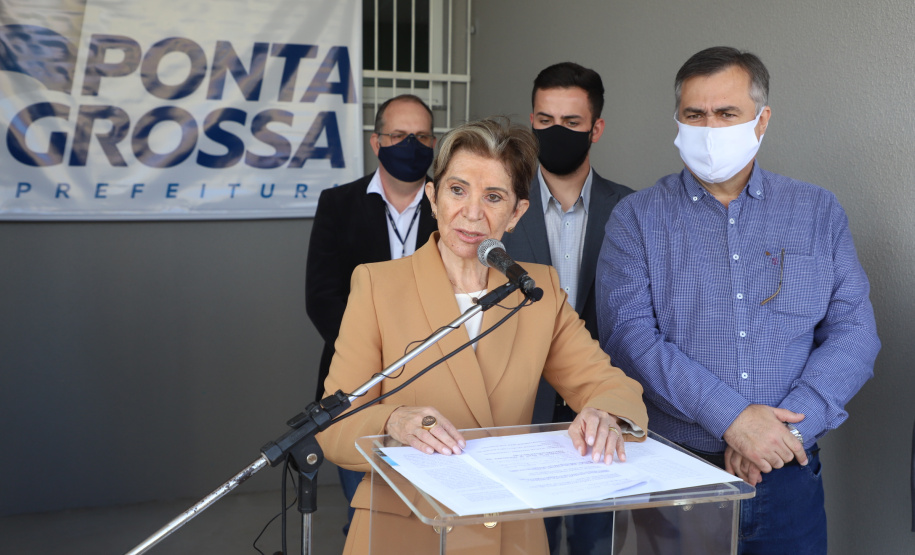 O Governo do Estado inaugurou uma nova Unidade Básica de Saúde (UBS) no município de Ponta Grossa nesta terça-feira (11). A obra possui um investimento de R$ 750 mil de repasse estadual. O secretário de Estado da Saúde, Beto Preto, esteve presente na inauguração e falou sobre a importância desta obra para a população.  -  Ponta Grossa, 11/05/2021  -  Foto: Ari Dias/AEN