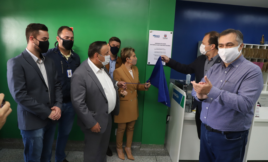 O Governo do Estado inaugurou uma nova Unidade Básica de Saúde (UBS) no município de Ponta Grossa nesta terça-feira (11). A obra possui um investimento de R$ 750 mil de repasse estadual. O secretário de Estado da Saúde, Beto Preto, esteve presente na inauguração e falou sobre a importância desta obra para a população.  -  Ponta Grossa, 11/05/2021  -  Foto: Ari Dias/AEN