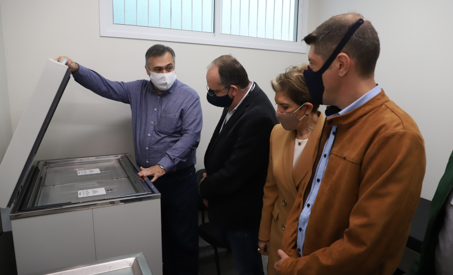 O Governo do Estado inaugurou uma nova Unidade Básica de Saúde (UBS) no município de Ponta Grossa nesta terça-feira (11). A obra possui um investimento de R$ 750 mil de repasse estadual. O secretário de Estado da Saúde, Beto Preto, esteve presente na inauguração e falou sobre a importância desta obra para a população.  -  Ponta Grossa, 11/05/2021  -  Foto: Ari Dias/AEN