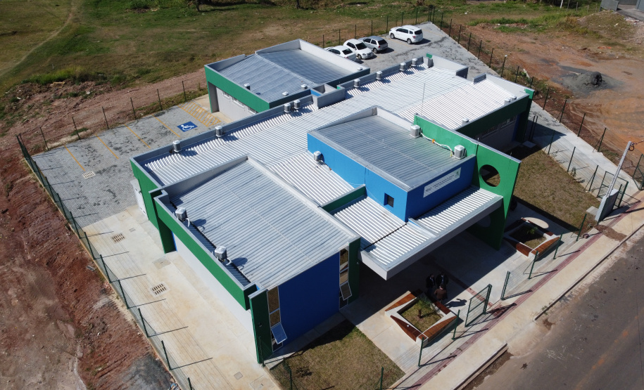 O Governo do Estado inaugurou uma nova Unidade Básica de Saúde (UBS) no município de Ponta Grossa nesta terça-feira (11). A obra possui um investimento de R$ 750 mil de repasse estadual. O secretário de Estado da Saúde, Beto Preto, esteve presente na inauguração e falou sobre a importância desta obra para a população.  -  Ponta Grossa, 11/05/2021  -  Foto: Ari Dias/AEN