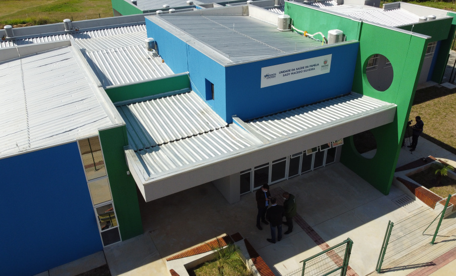 O Governo do Estado inaugurou uma nova Unidade Básica de Saúde (UBS) no município de Ponta Grossa nesta terça-feira (11). A obra possui um investimento de R$ 750 mil de repasse estadual. O secretário de Estado da Saúde, Beto Preto, esteve presente na inauguração e falou sobre a importância desta obra para a população.  -  Ponta Grossa, 11/05/2021  -  Foto: Ari Dias/AEN