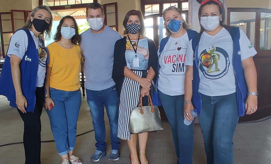 Professores de Paranaguá recebem a primeira dose da vacina contra a Covid-19.Foto:SEED