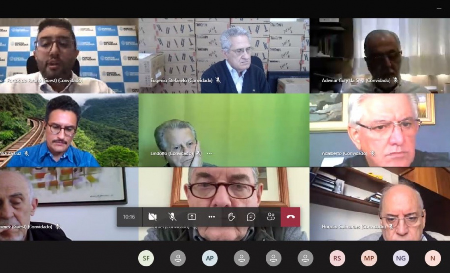 A concessão do canal de acesso aos Portos de Paranaguá e Antonina foi debatida nesta terça-feira (11) com entidades do setor produtivo paranaense, em dois fóruns virtuais. Pela manhã, o presidente da Portos do Paraná, Luiz Fernando Garcia, conversou sobre o tema em reunião promovida pelo Movimento Pró-Paraná e, à tarde, no Conselho Sul Export.