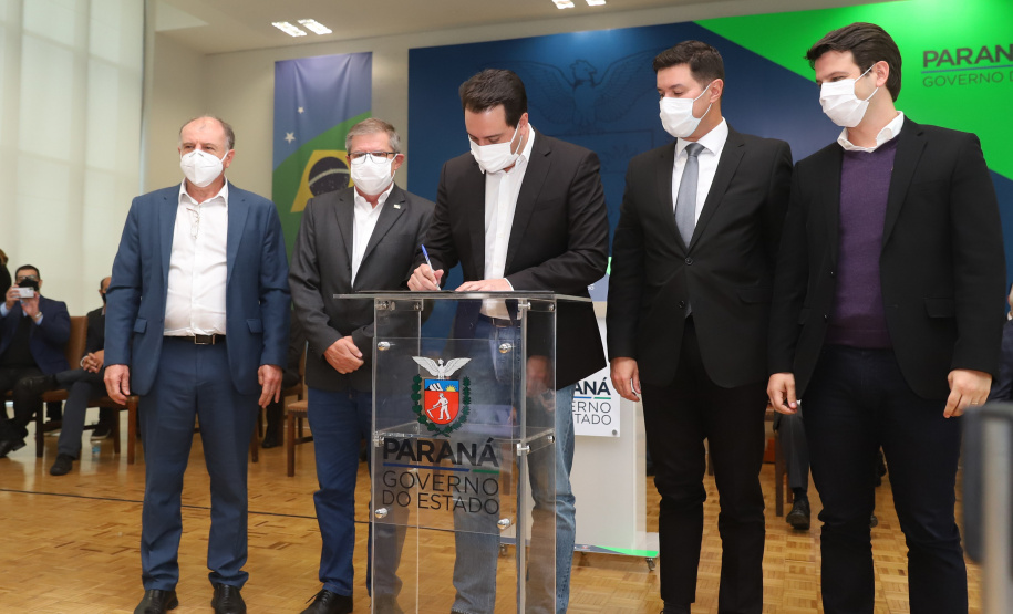 Casa Facil O governador Carlos Massa Ratinho Junior anuncia nesta quarta-feira (12) o lancamento do Programa Casa Facil, com objetivo de viabilizar a aquisicao da casa propria para familias com renda de ate tres salarios minimos. Curitiba, 12/05/2021. Foto: Geraldo Bubniak/AEN