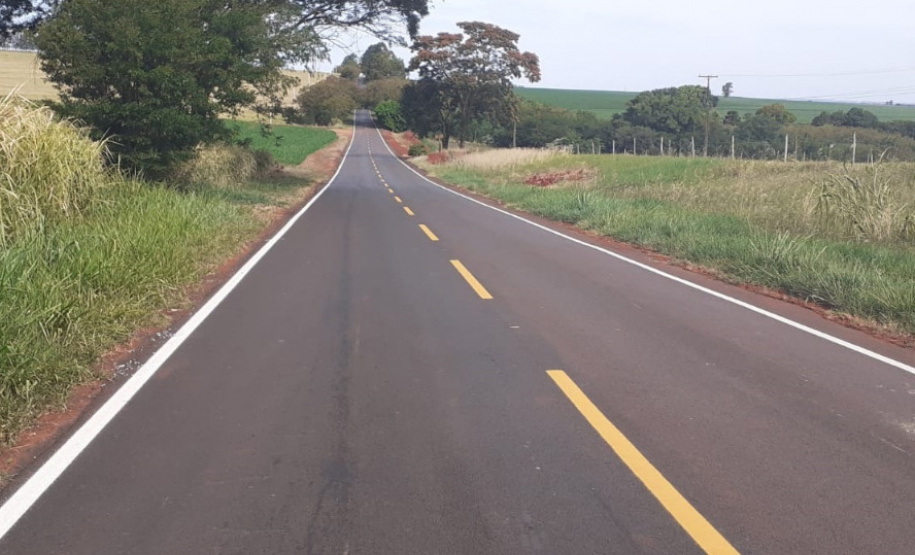 O Departamento de Estradas de Rodagem do Paraná (DER/PR) está concluindo as melhorias na PR-461 e na PR-458, região Noroeste do estado, entre os municípios de Ângulo, Flórida e Lobato. - Foto: DER