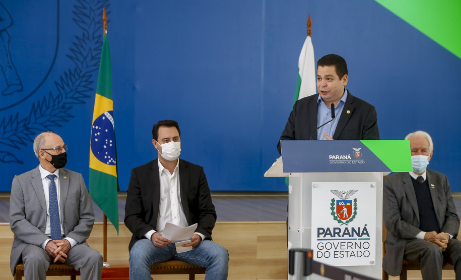 O Governo do Estado, em parceria a Itaipu Binacional e o Parque Tecnológico Itaipu (PTI-BR), vai aplicar R$ 84,6 milhões em projetos de segurança hídrica e saneamento ambiental