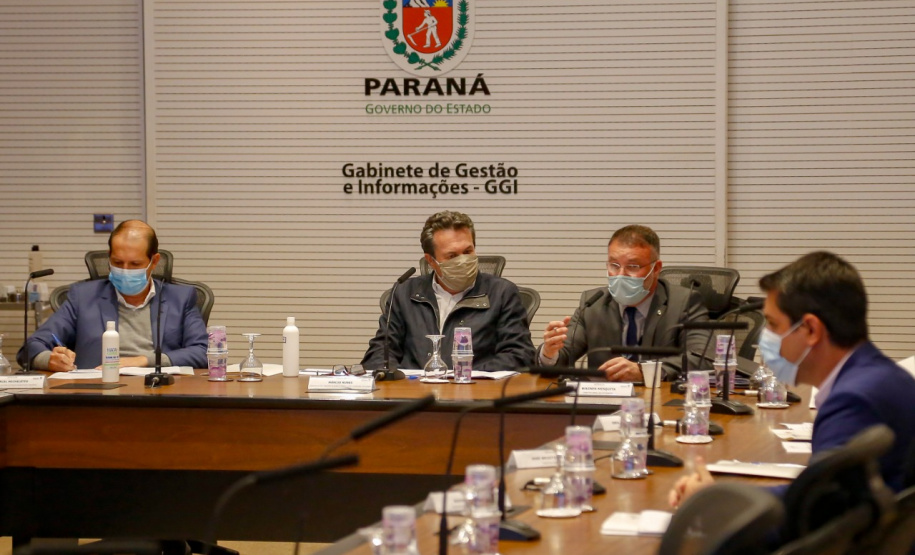 O projeto de concessão dos pátios veiculares do Departamento de Trânsito do Paraná (Detran-PR), desenvolvido pelas equipes do Detran, do Banco Regional de Desenvolvimento do Extremo Sul (BRDE), e da Superintendência Geral de Parcerias (SGPAR), vinculada à Secretaria de Desenvolvimento Sustentável e do Turismo (SEDEST), foi aprovado pelo Conselho de Parcerias (CPAR) nesta quarta-feira, 12, e iniciará a fase de consulta pública por um período mínimo de 30 dias