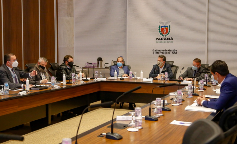 O projeto de concessão dos pátios veiculares do Departamento de Trânsito do Paraná (Detran-PR), desenvolvido pelas equipes do Detran, do Banco Regional de Desenvolvimento do Extremo Sul (BRDE), e da Superintendência Geral de Parcerias (SGPAR), vinculada à Secretaria de Desenvolvimento Sustentável e do Turismo (SEDEST), foi aprovado pelo Conselho de Parcerias (CPAR) nesta quarta-feira, 12, e iniciará a fase de consulta pública por um período mínimo de 30 dias