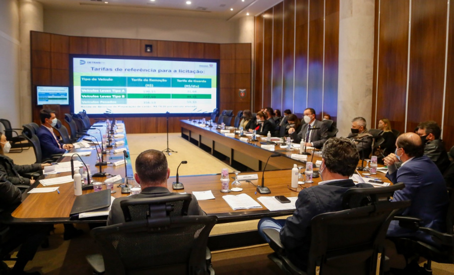 O projeto de concessão dos pátios veiculares do Departamento de Trânsito do Paraná (Detran-PR), desenvolvido pelas equipes do Detran, do Banco Regional de Desenvolvimento do Extremo Sul (BRDE), e da Superintendência Geral de Parcerias (SGPAR), vinculada à Secretaria de Desenvolvimento Sustentável e do Turismo (SEDEST), foi aprovado pelo Conselho de Parcerias (CPAR) nesta quarta-feira, 12, e iniciará a fase de consulta pública por um período mínimo de 30 dias