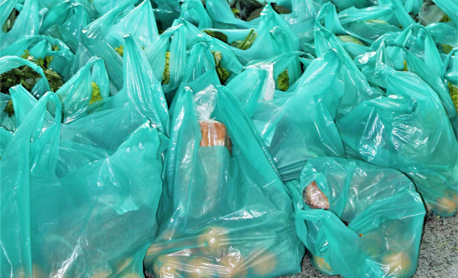 Entrega de alimentos da agricultura familiar  -  Foto: Silvio Turra/Seed