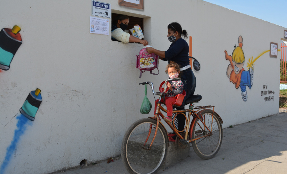 Uma das ações do Governo do Paraná mais importantes para garantir a segurança alimentar e nutricional de crianças na primeira infância, o Programa Leite das Crianças (PLC), completa 18 anos de existência, nesta sexta-feira (14), com presença em todo o território paranaense. Criado em 2003, é também um dos mais longevos em execução pelo Poder Executivo Estadual. Foto: SEAB